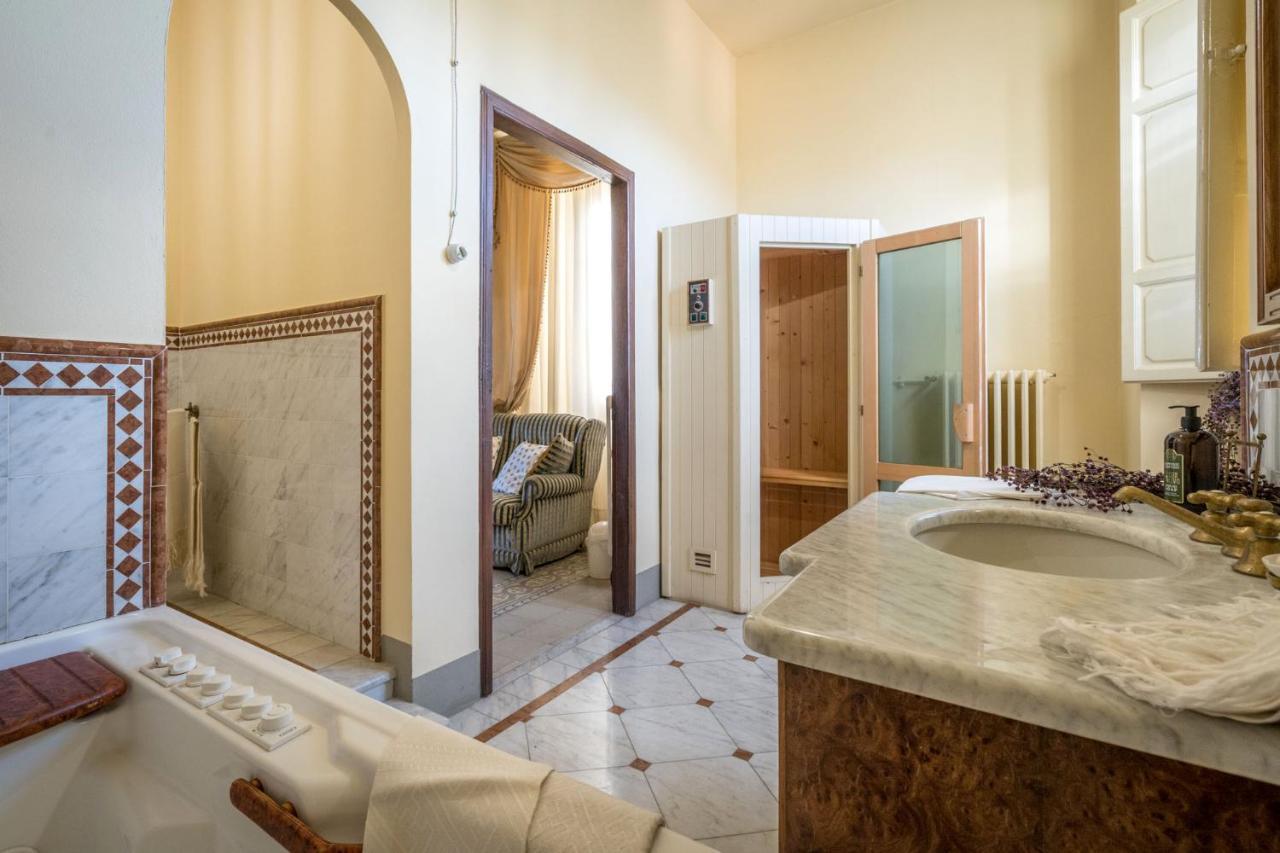 Villa Ines Charme Near Lucca Алтопашо Екстериор снимка