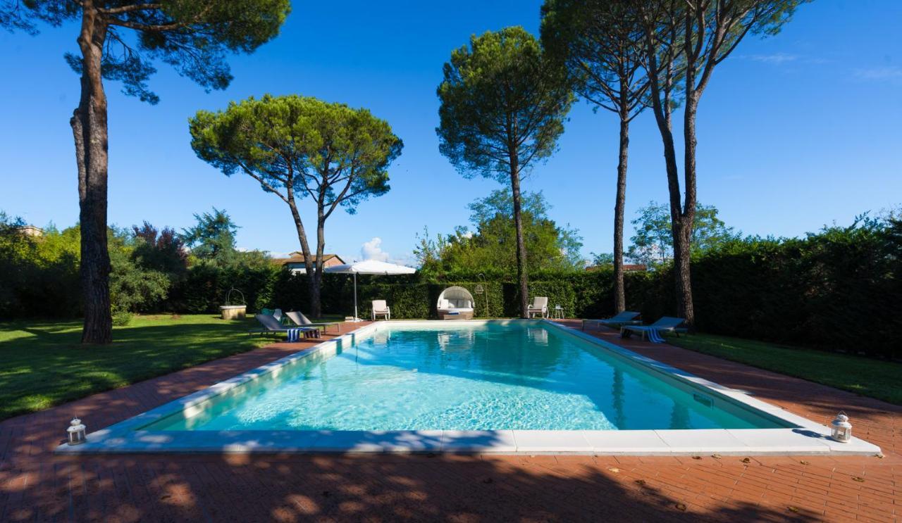 Villa Ines Charme Near Lucca Алтопашо Екстериор снимка